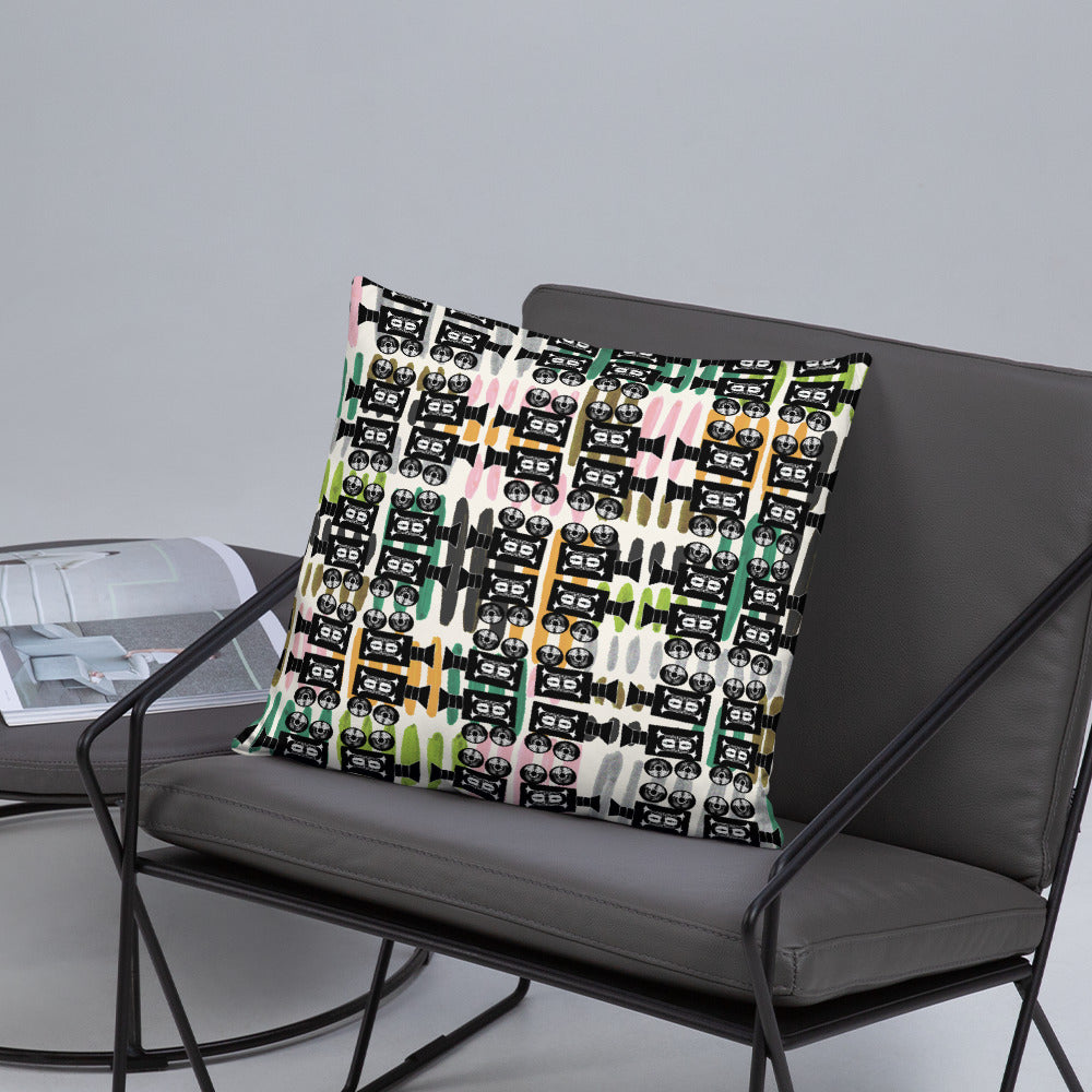 ベーシッククッション・きゃらあくたあロゴモダン【LG003-BC021】