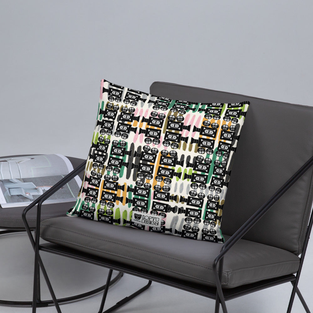 ベーシッククッション・きゃらあくたあロゴモダン【LG003-BC021】