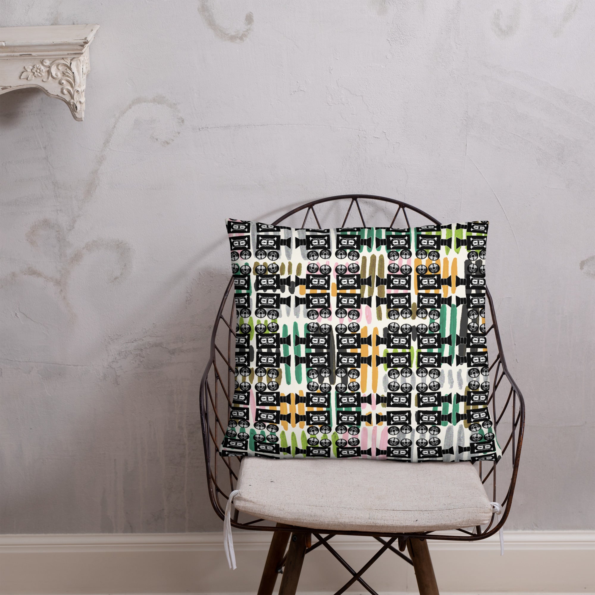 ベーシッククッション・きゃらあくたあロゴモダン【LG003-BC021】