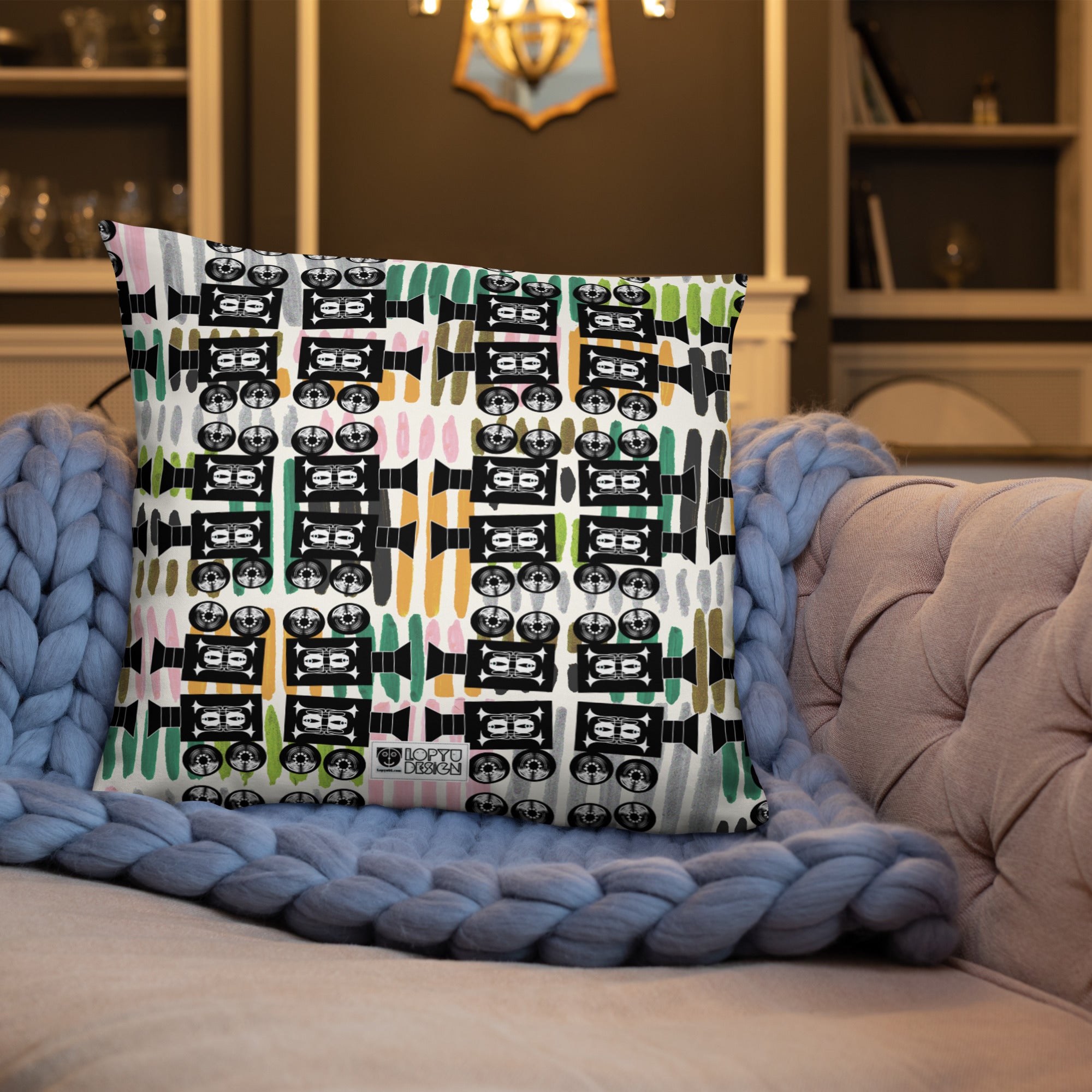 ベーシッククッション・きゃらあくたあロゴモダン【LG003-BC021】